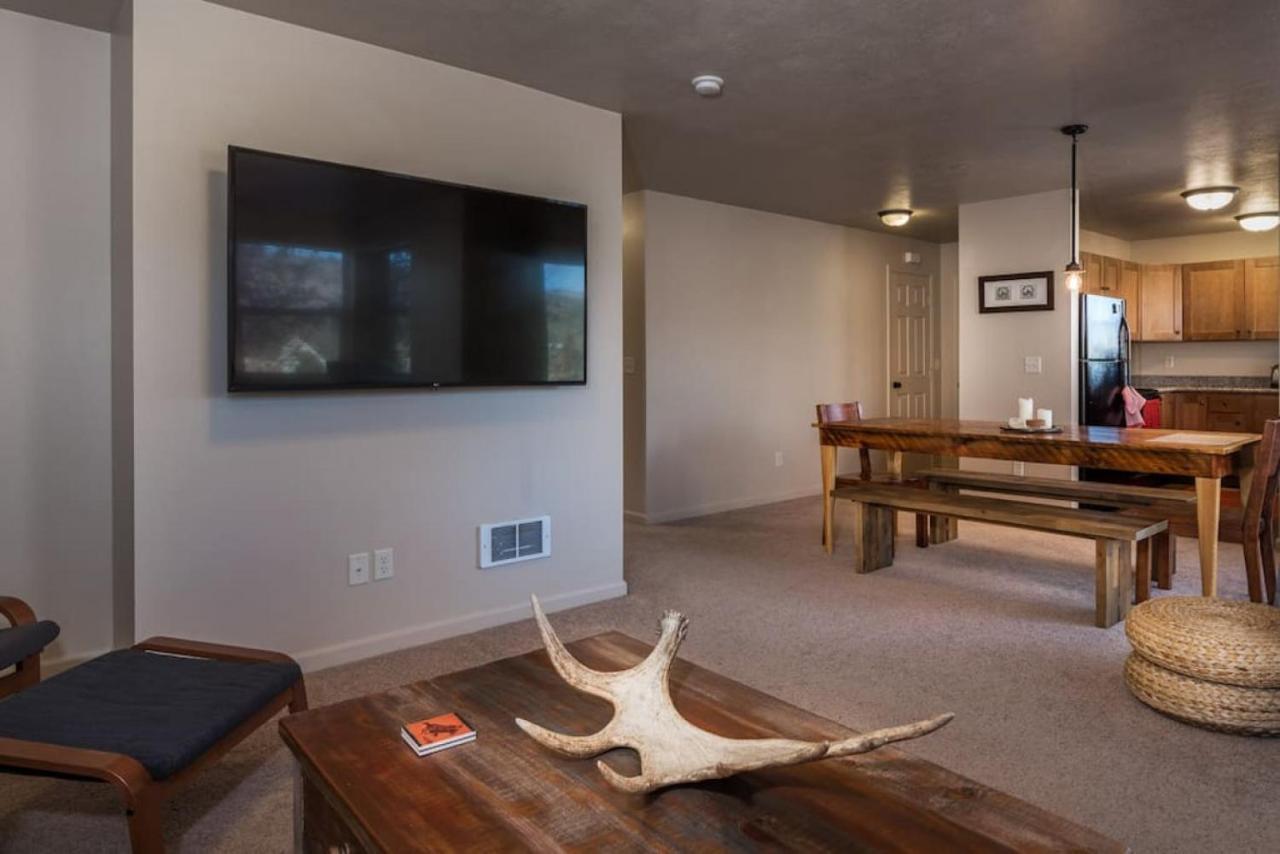 2 Bedroom Upstairs Condo With Ac In Victor, Id Eksteriør bilde
